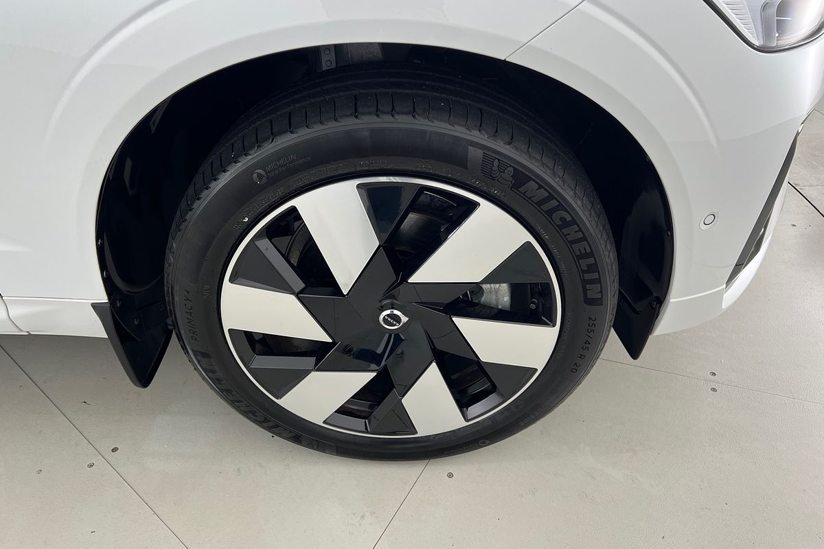 2023 Volvo XC60 Recharge Plus T8 Plug-In Hybrid