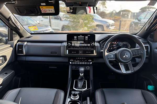 2025 Mitsubishi Triton GSR MV 4X4