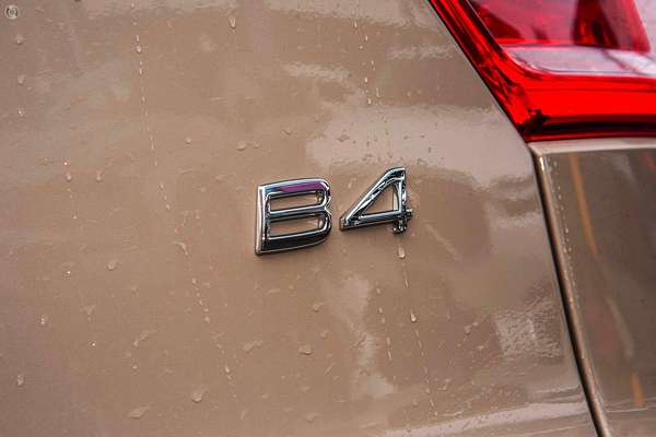 2024 Volvo XC40 Plus B4
