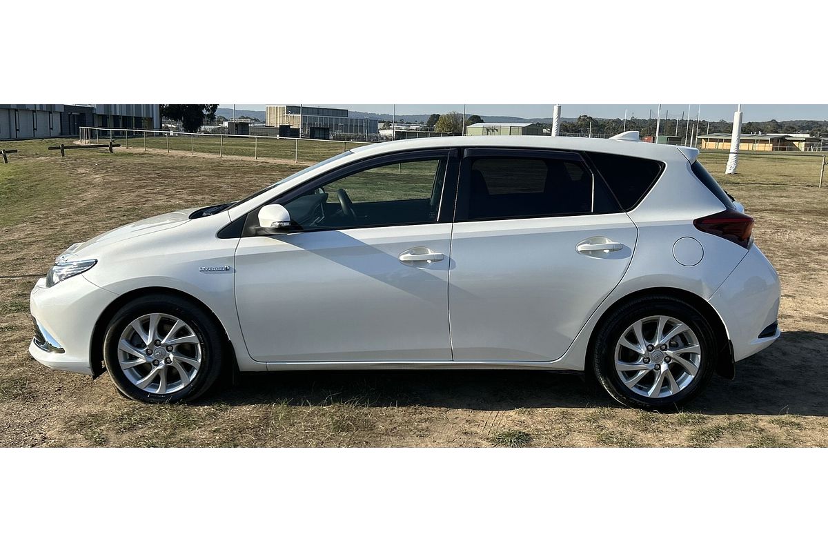 2016 Toyota Corolla Hybrid ZWE186R