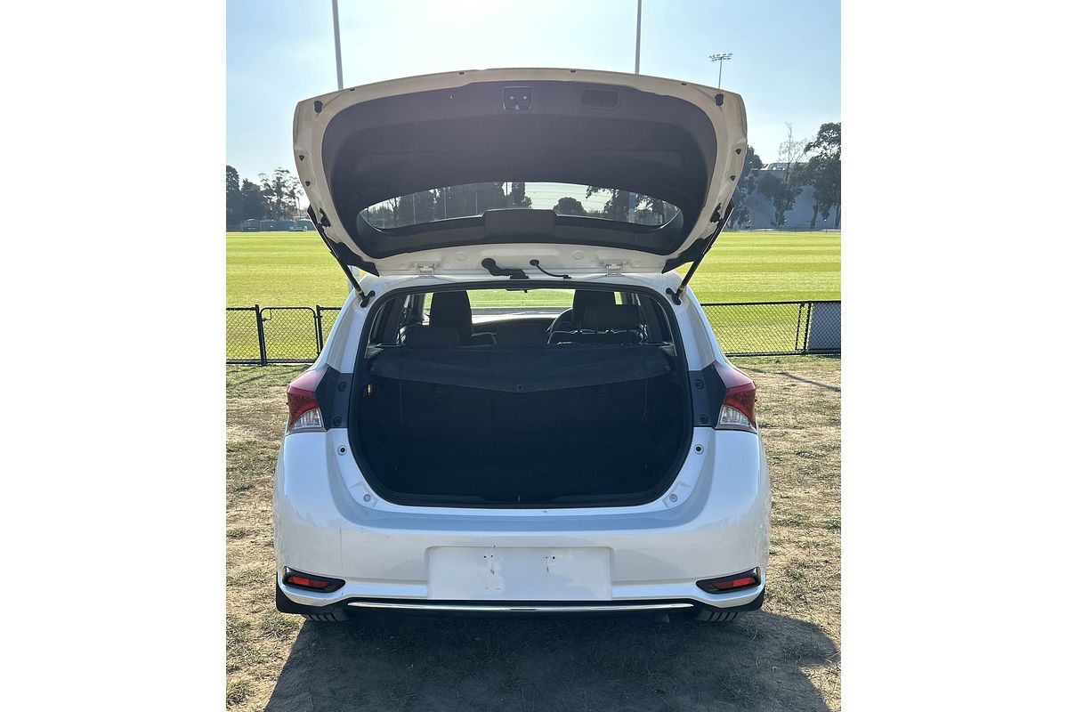 2016 Toyota Corolla Hybrid ZWE186R
