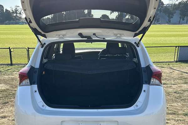 2016 Toyota Corolla Hybrid ZWE186R