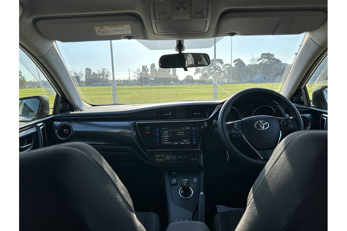 2016 Toyota Corolla Hybrid ZWE186R