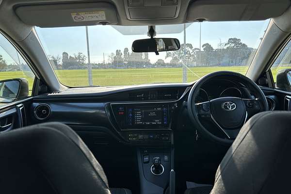 2016 Toyota Corolla Hybrid ZWE186R