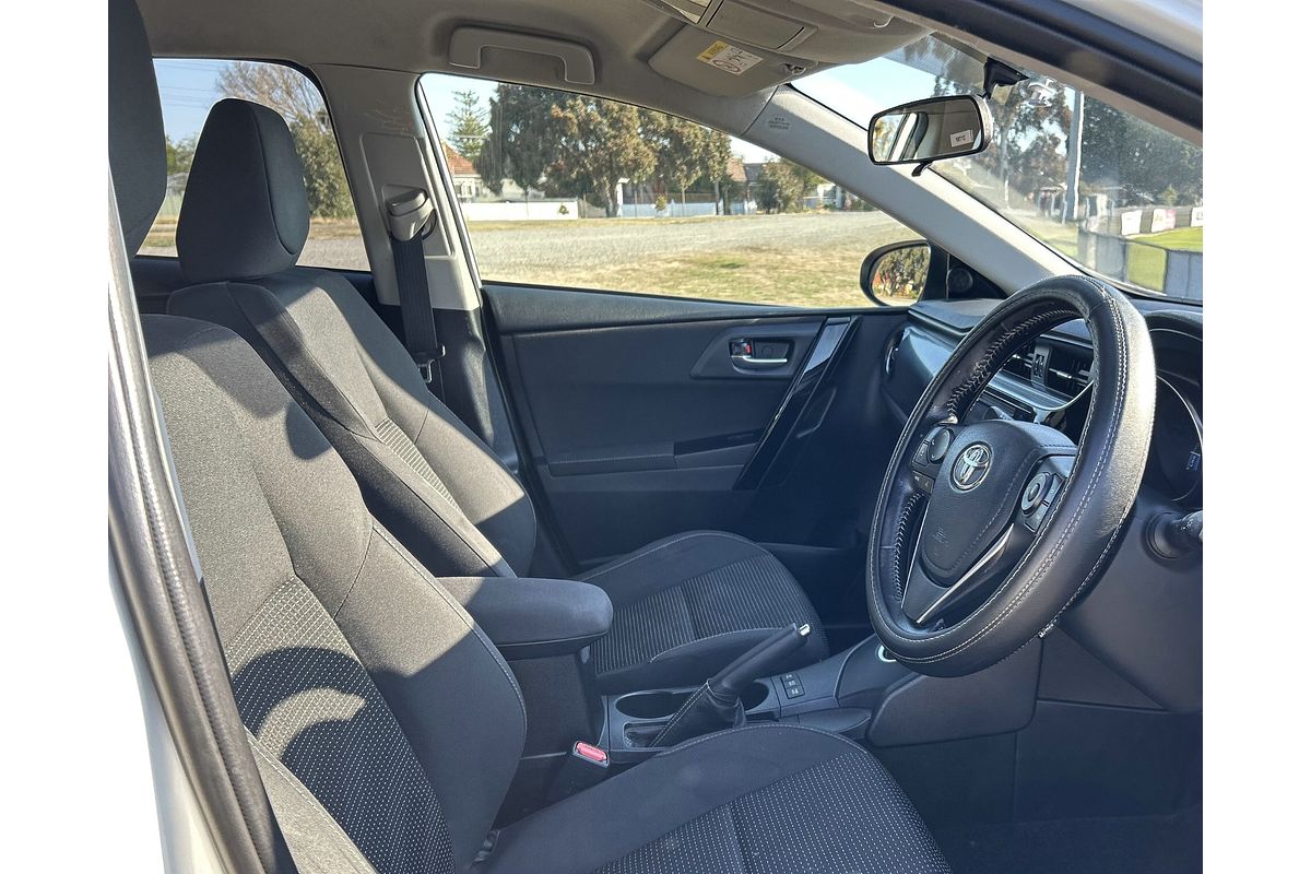 2016 Toyota Corolla Hybrid ZWE186R