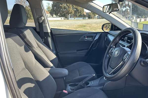 2016 Toyota Corolla Hybrid ZWE186R