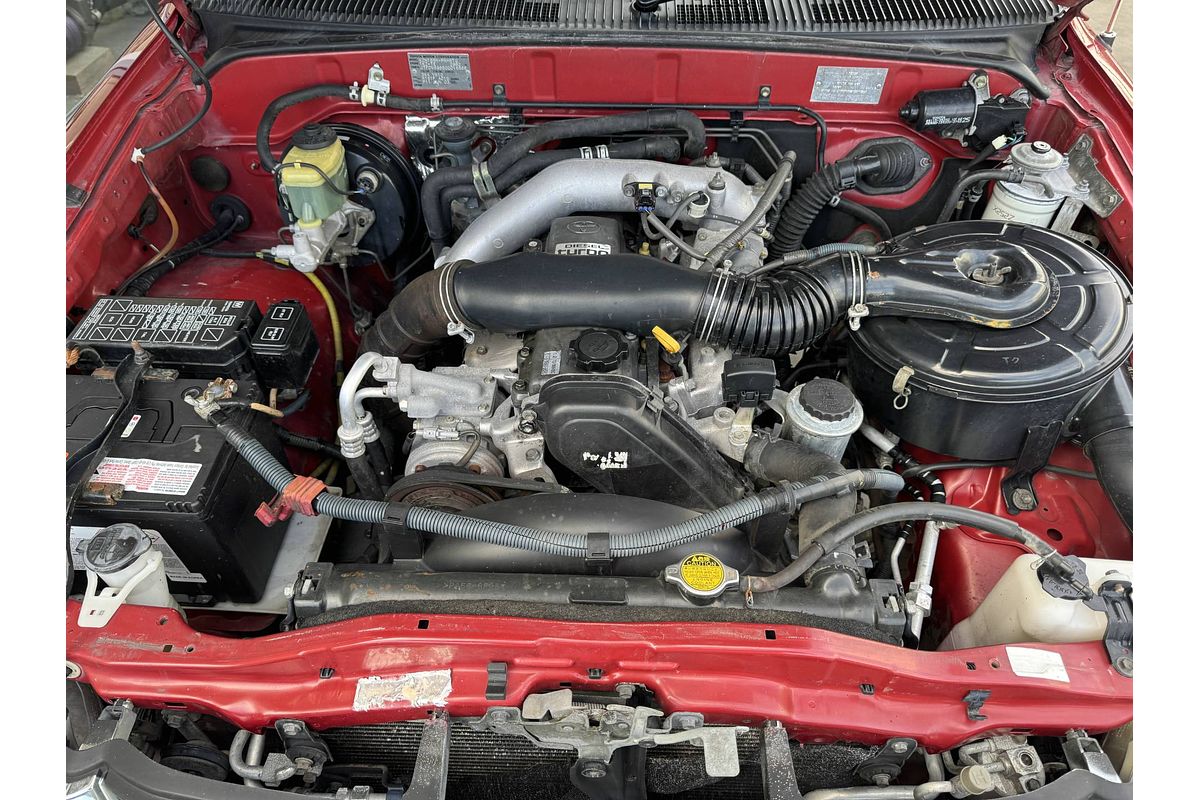 2003 Toyota Hilux SR5 KZN165R 4X4