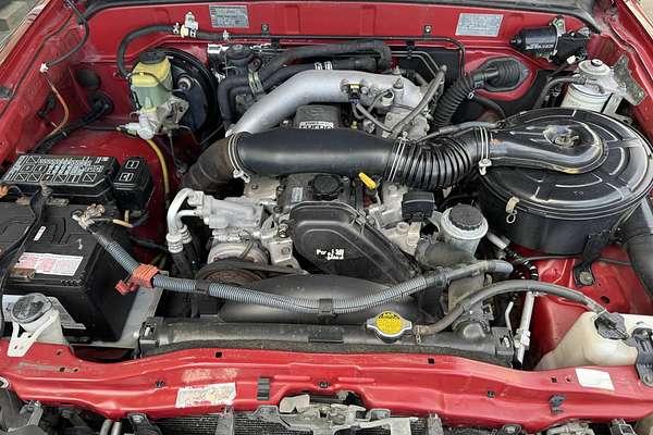 2003 Toyota Hilux SR5 KZN165R 4X4