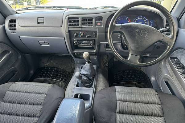 2003 Toyota Hilux SR5 KZN165R 4X4