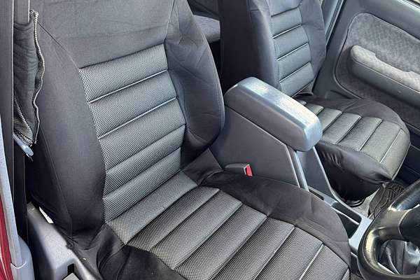 2003 Toyota Hilux SR5 KZN165R 4X4