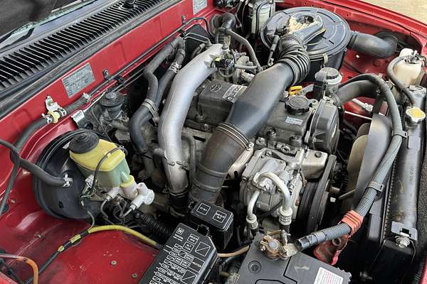 2003 Toyota Hilux SR5 KZN165R 4X4