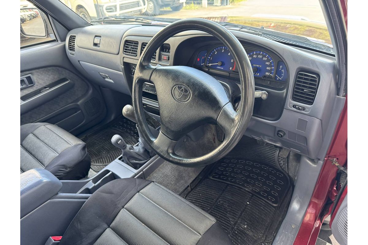 2003 Toyota Hilux SR5 KZN165R 4X4
