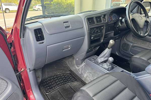 2003 Toyota Hilux SR5 KZN165R 4X4