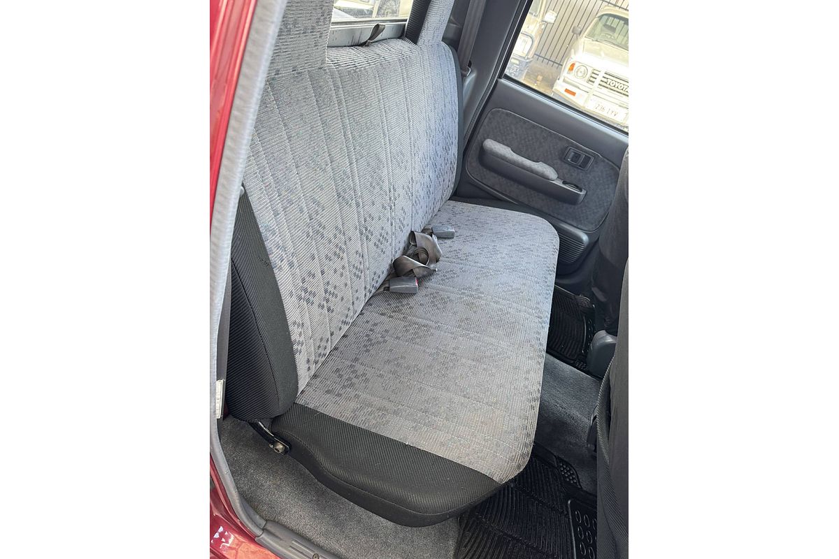 2003 Toyota Hilux SR5 KZN165R 4X4
