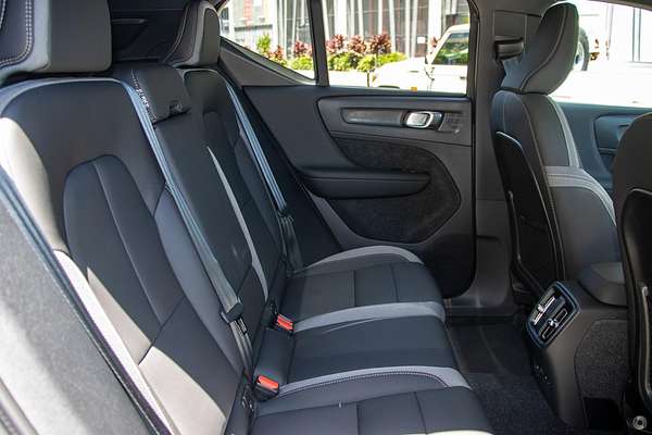 2025 Volvo EX40 Ultra Single Motor Extended Range