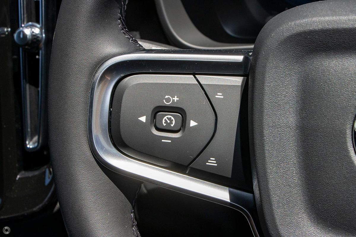 2025 Volvo EX40 Ultra Single Motor Extended Range