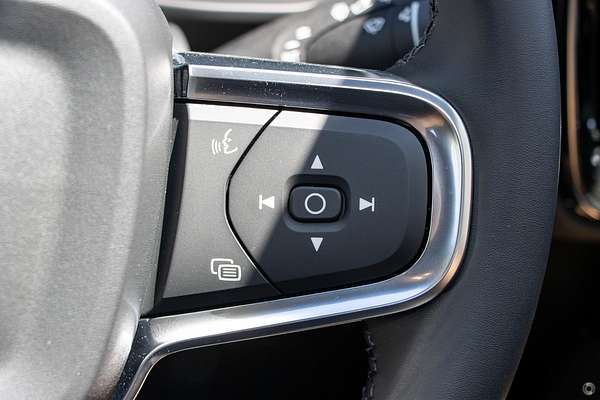 2025 Volvo EX40 Ultra Single Motor Extended Range