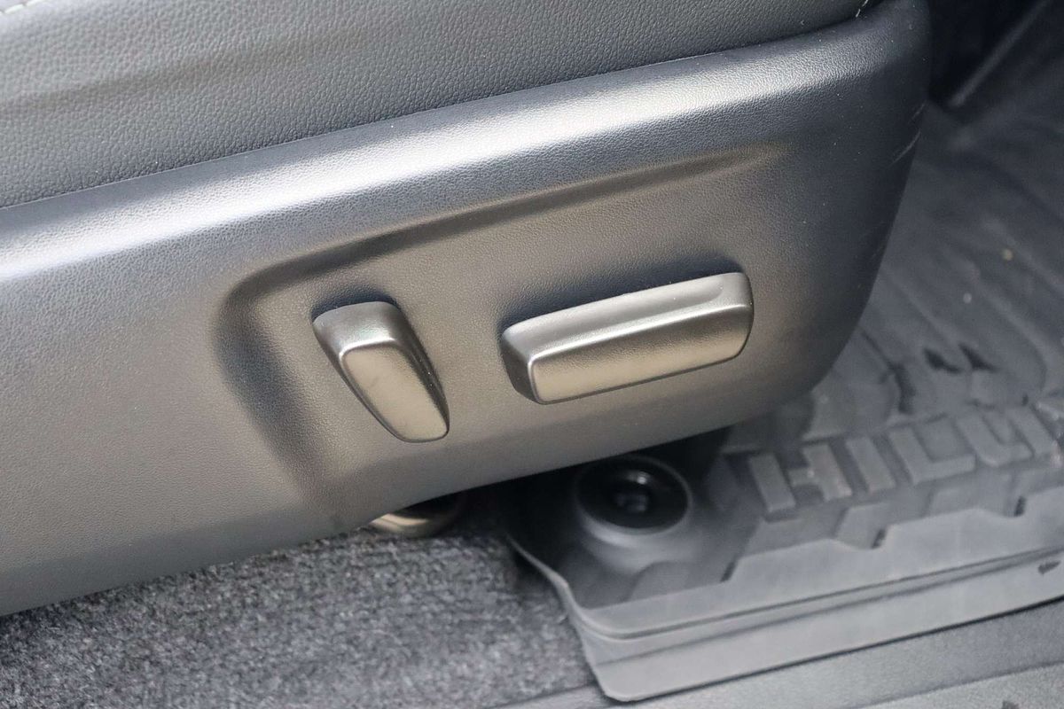 2023 Toyota Hilux SR5 GUN126R 4X4
