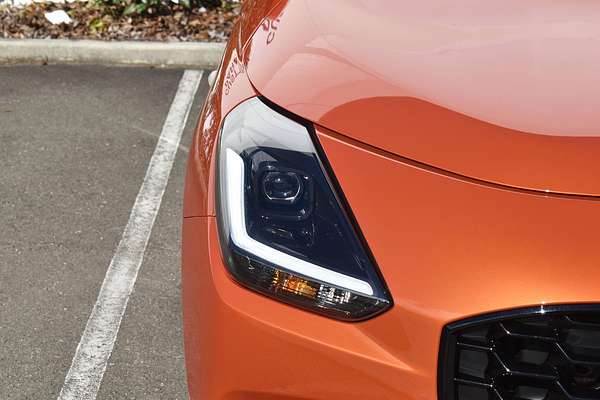 2025 Suzuki Swift Hybrid UZ