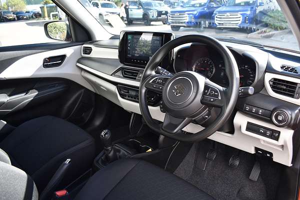 2025 Suzuki Swift Hybrid UZ
