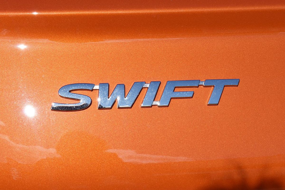 2025 Suzuki Swift Hybrid UZ