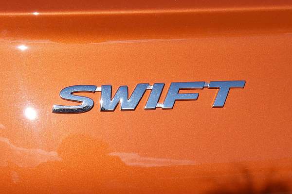 2025 Suzuki Swift Hybrid UZ