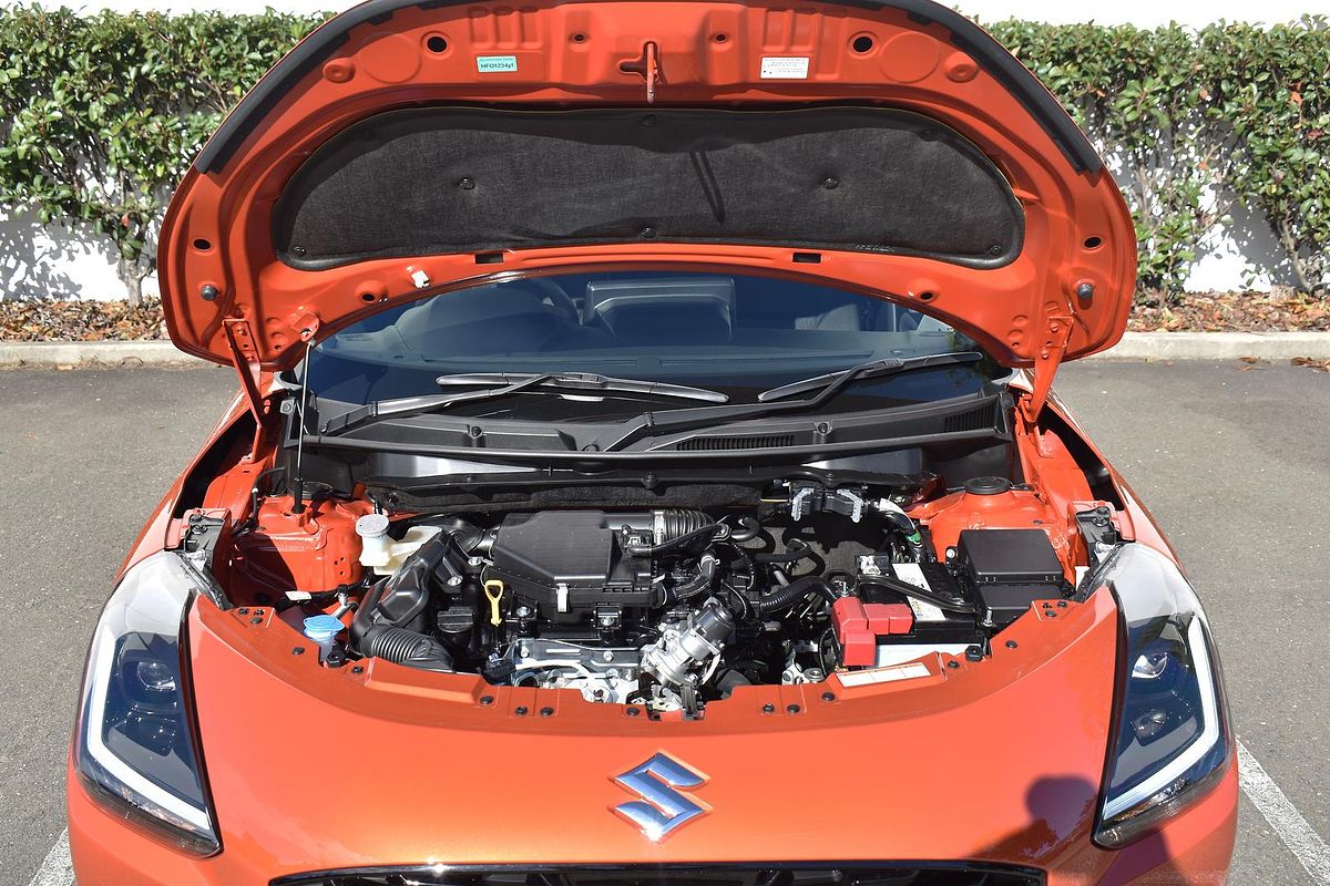 2025 Suzuki Swift Hybrid UZ