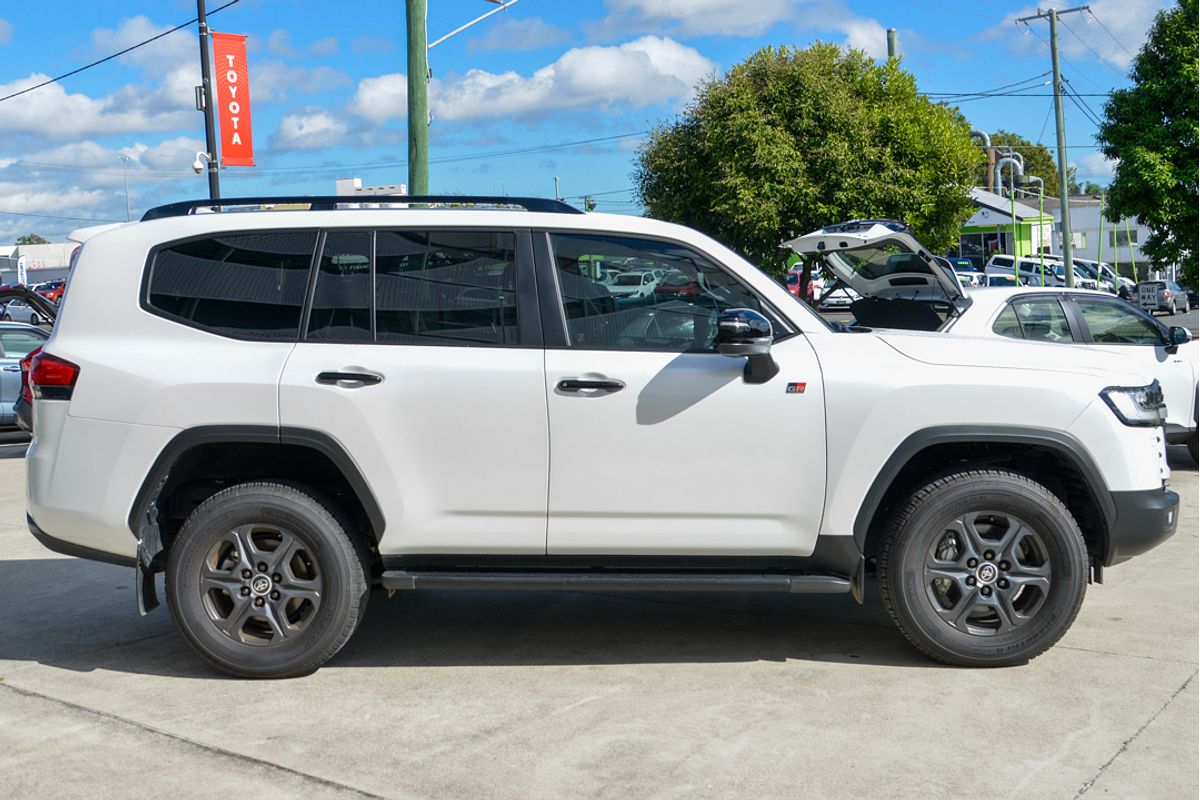 2024 Toyota Landcruiser GR Sport FJA300R