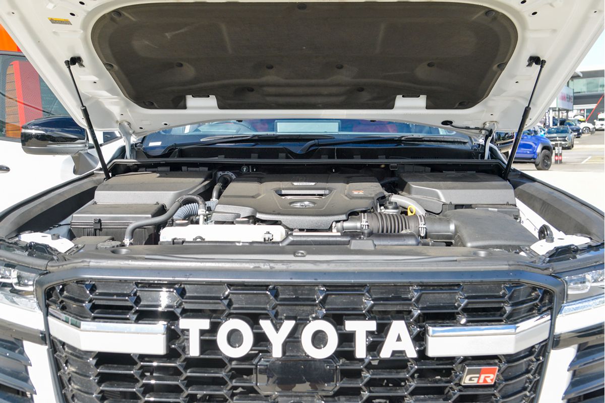 2024 Toyota Landcruiser GR Sport FJA300R