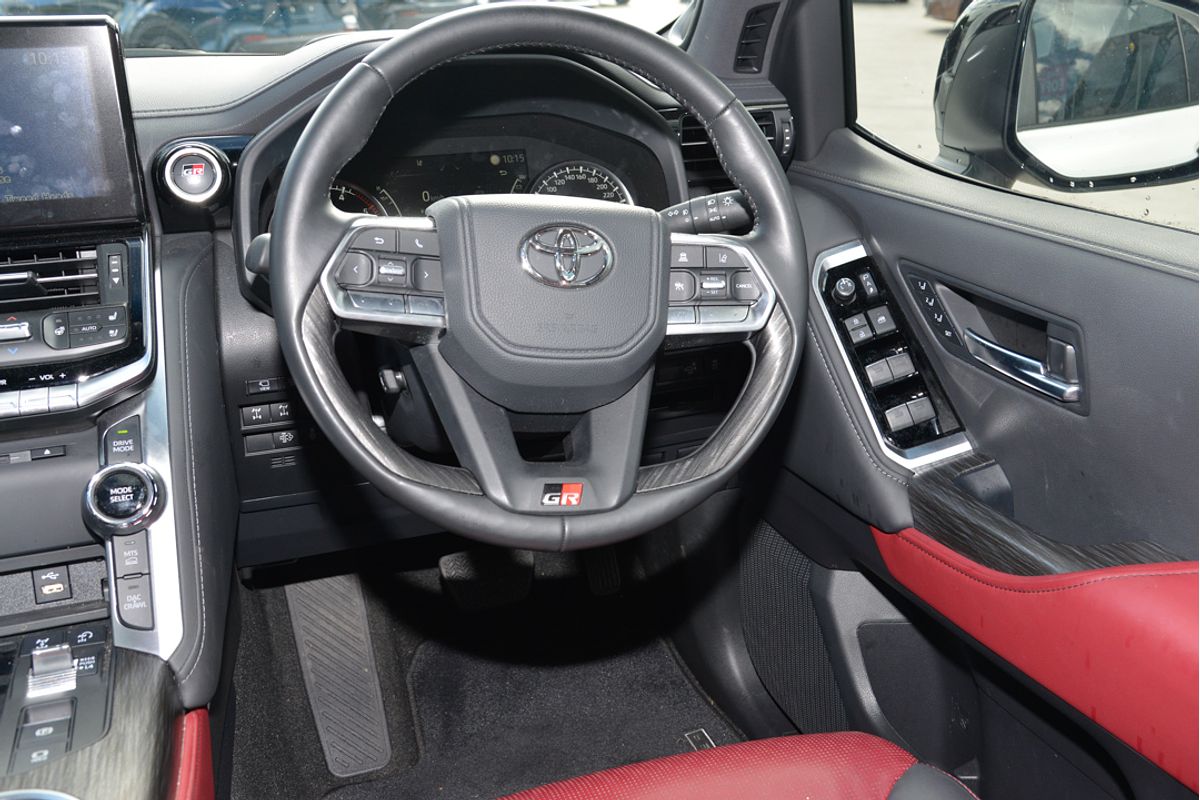 2024 Toyota Landcruiser GR Sport FJA300R