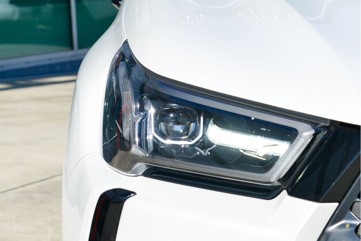 2024 Toyota Hilux SR5 48V GUN126R 4X4