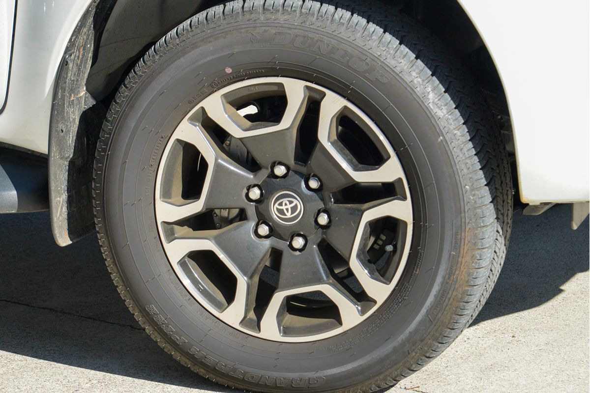 2024 Toyota Hilux SR5 48V GUN126R 4X4