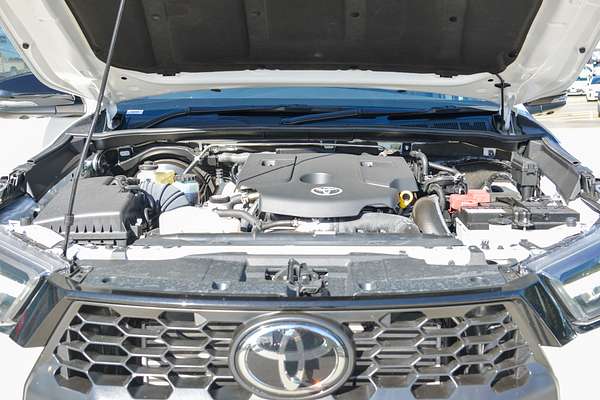 2024 Toyota Hilux SR5 48V GUN126R 4X4