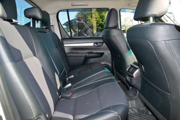2024 Toyota Hilux SR5 48V GUN126R 4X4
