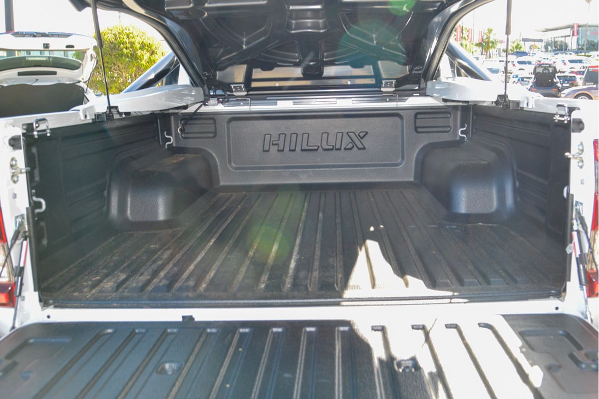 2024 Toyota Hilux SR5 48V GUN126R 4X4