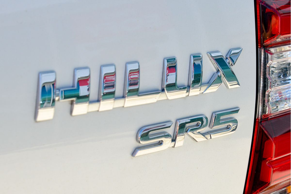 2024 Toyota Hilux SR5 48V GUN126R 4X4