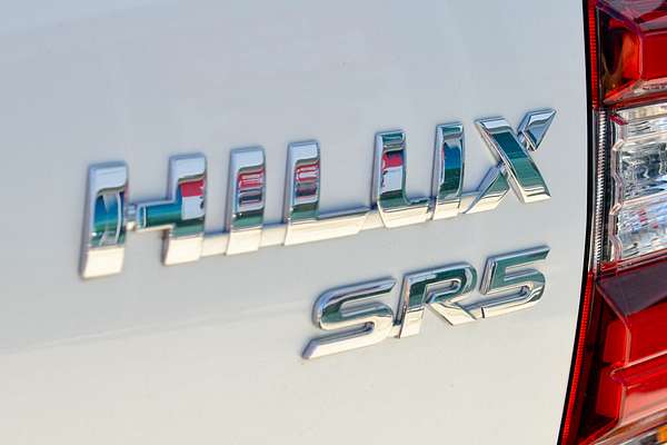 2024 Toyota Hilux SR5 48V GUN126R 4X4