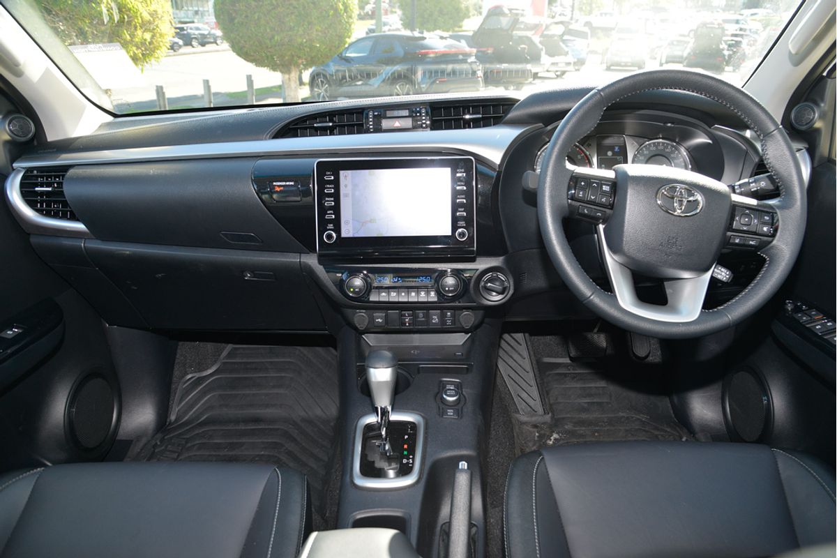 2024 Toyota Hilux SR5 48V GUN126R 4X4