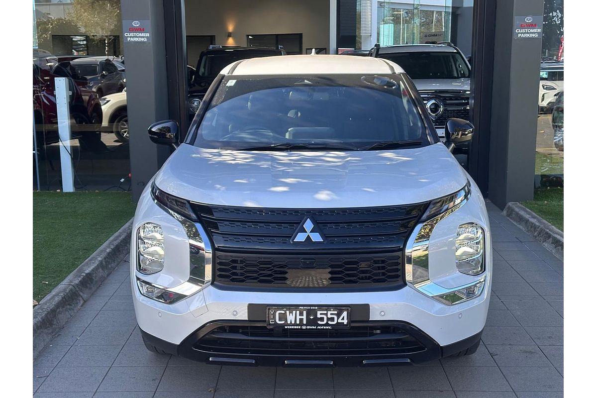 2024 Mitsubishi Outlander Black Edition ZM