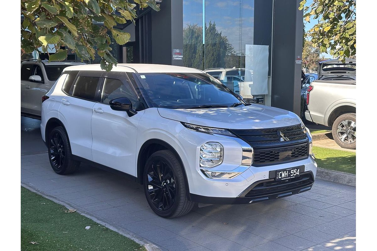 2024 Mitsubishi Outlander Black Edition ZM