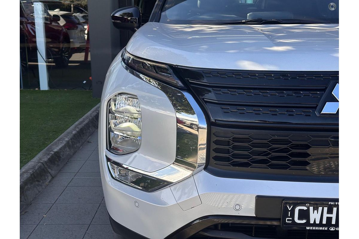 2024 Mitsubishi Outlander Black Edition ZM
