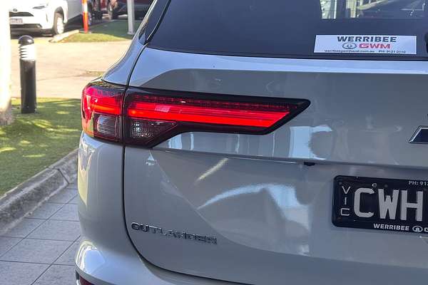 2024 Mitsubishi Outlander Black Edition ZM
