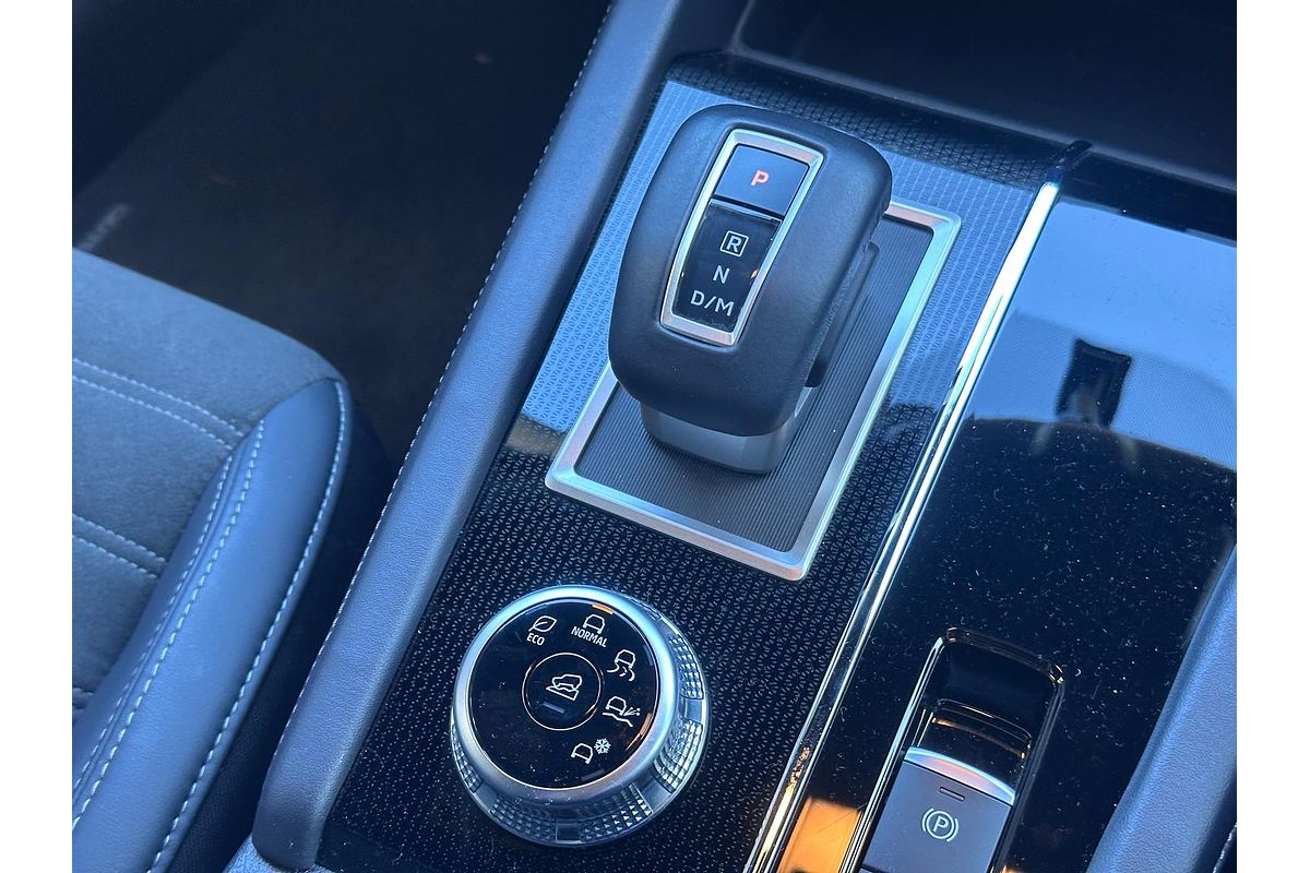 2024 Mitsubishi Outlander Black Edition ZM