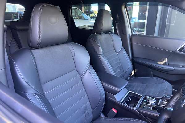 2024 Mitsubishi Outlander Black Edition ZM