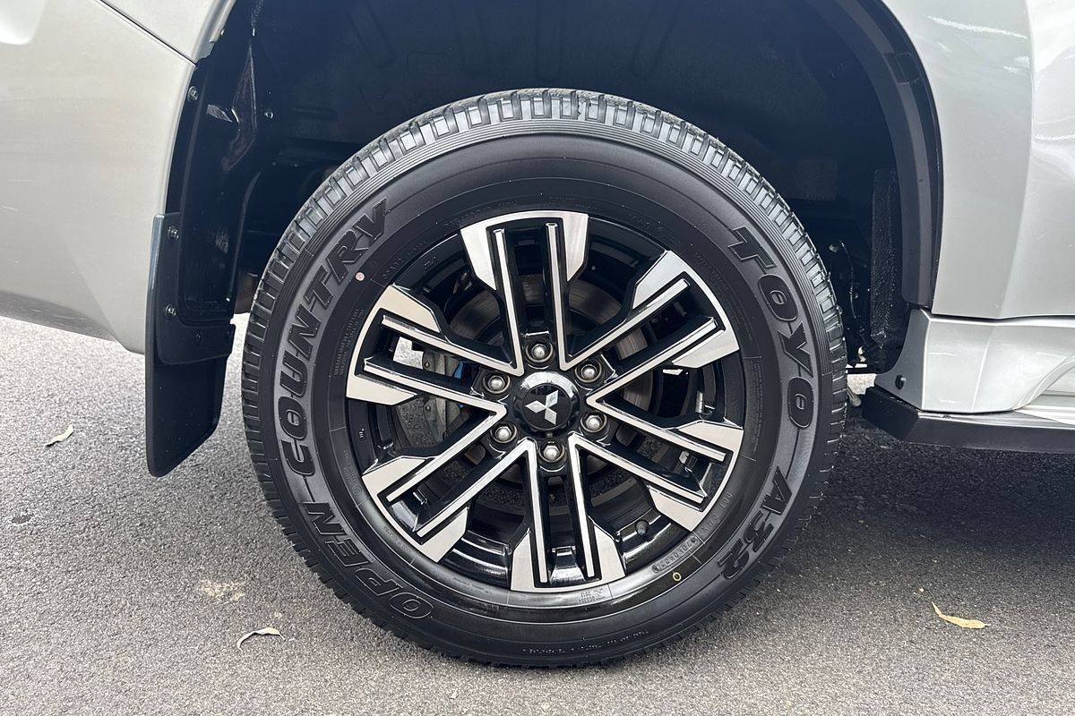 2022 Mitsubishi Pajero Sport GLS QF