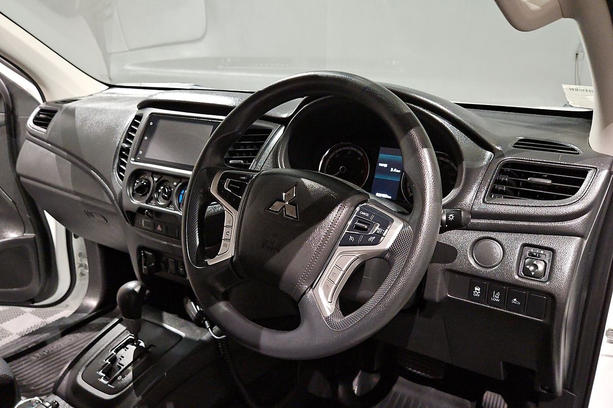 2023 Mitsubishi Triton GLX MR 4X4