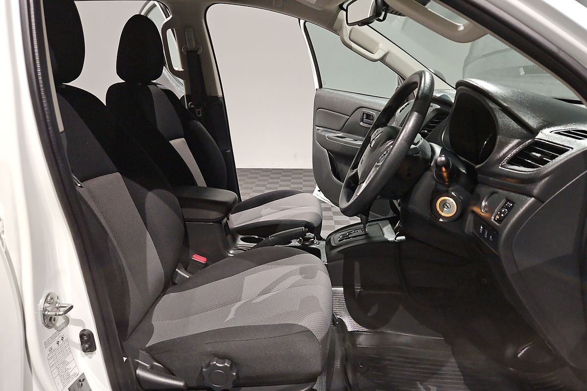 2023 Mitsubishi Triton GLX MR 4X4