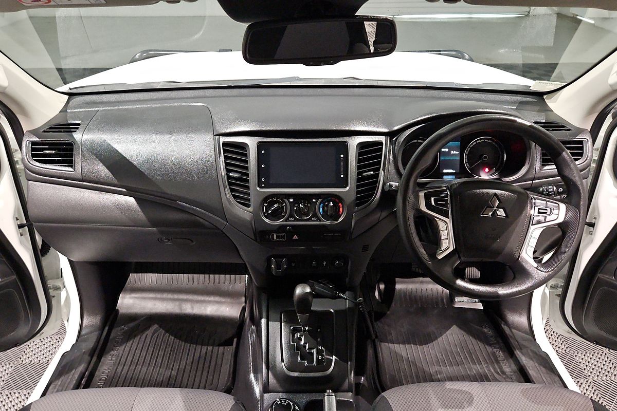 2023 Mitsubishi Triton GLX MR 4X4
