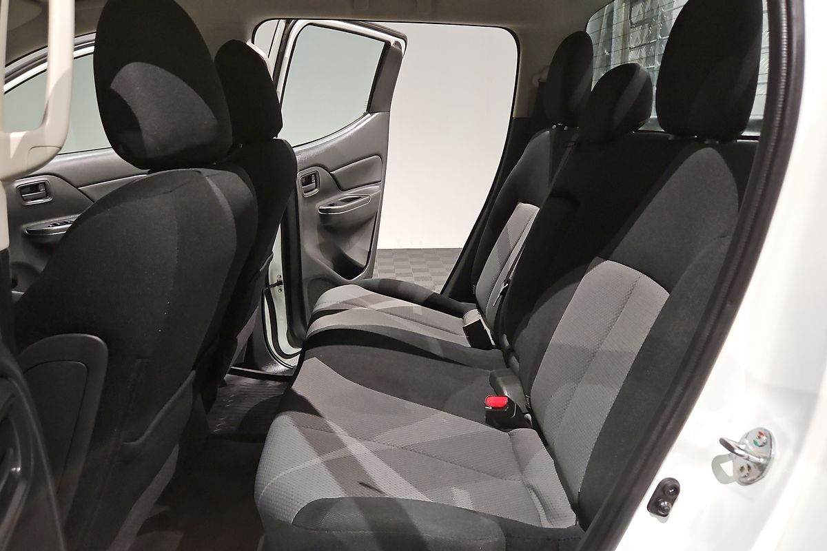 2023 Mitsubishi Triton GLX MR 4X4