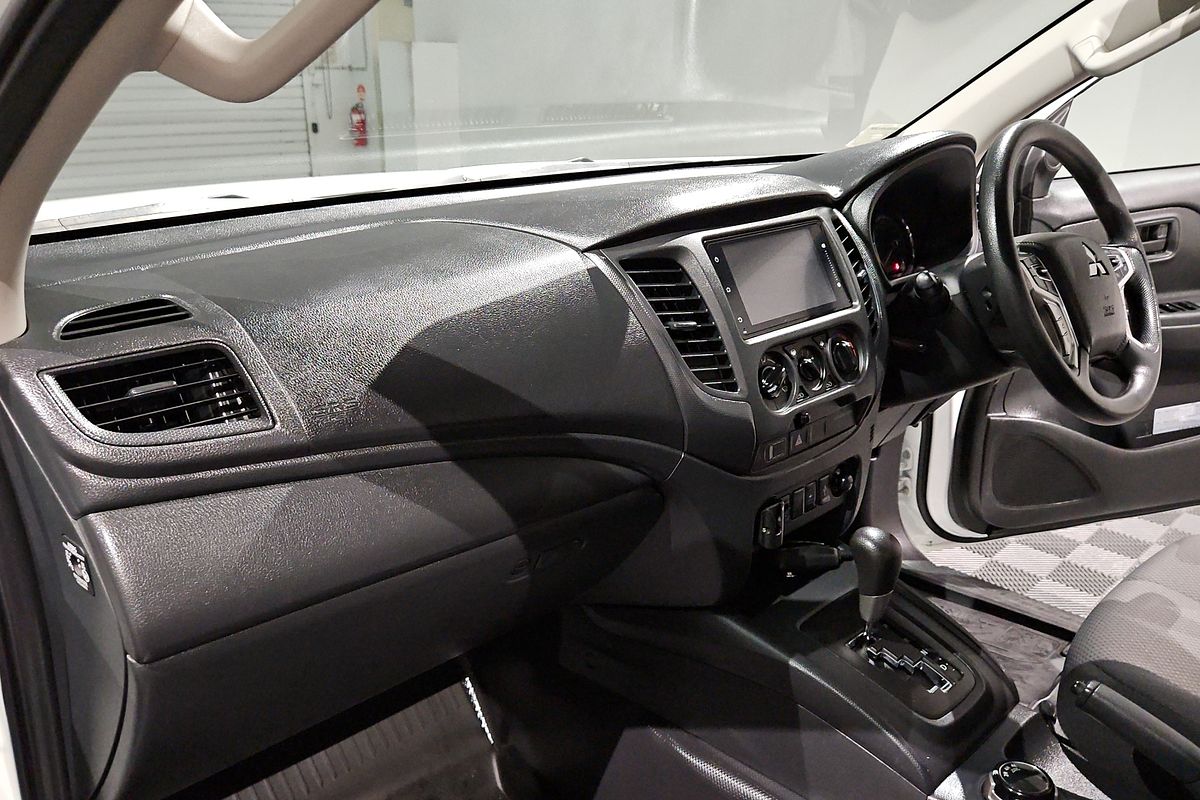 2023 Mitsubishi Triton GLX MR 4X4